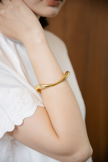 Zen Flow Bangle (Gold)