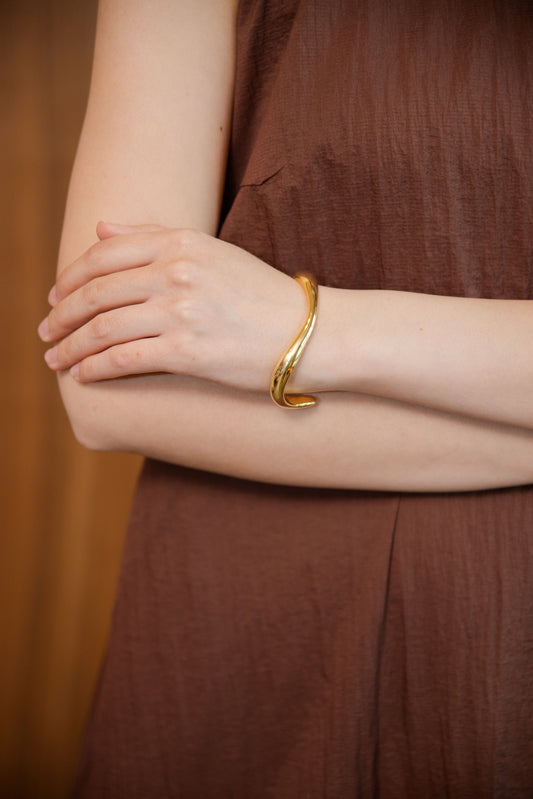 Zen Flow Bangle (Gold)