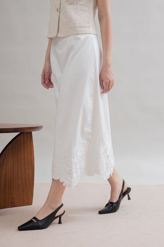 Petala Embroidery Long Skirt (Ivory)