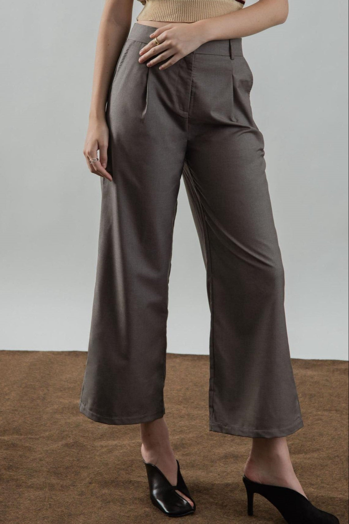 Riley Straight Cut Back Elastic Trousers (Khaki Grey)