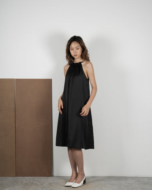 Pleated Sleeveless A-Line Dress (Black)