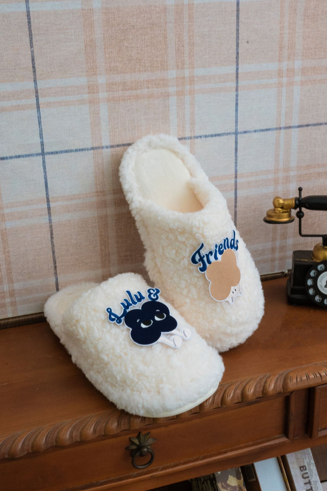LULU Furry Indoor Slides (Ivory)