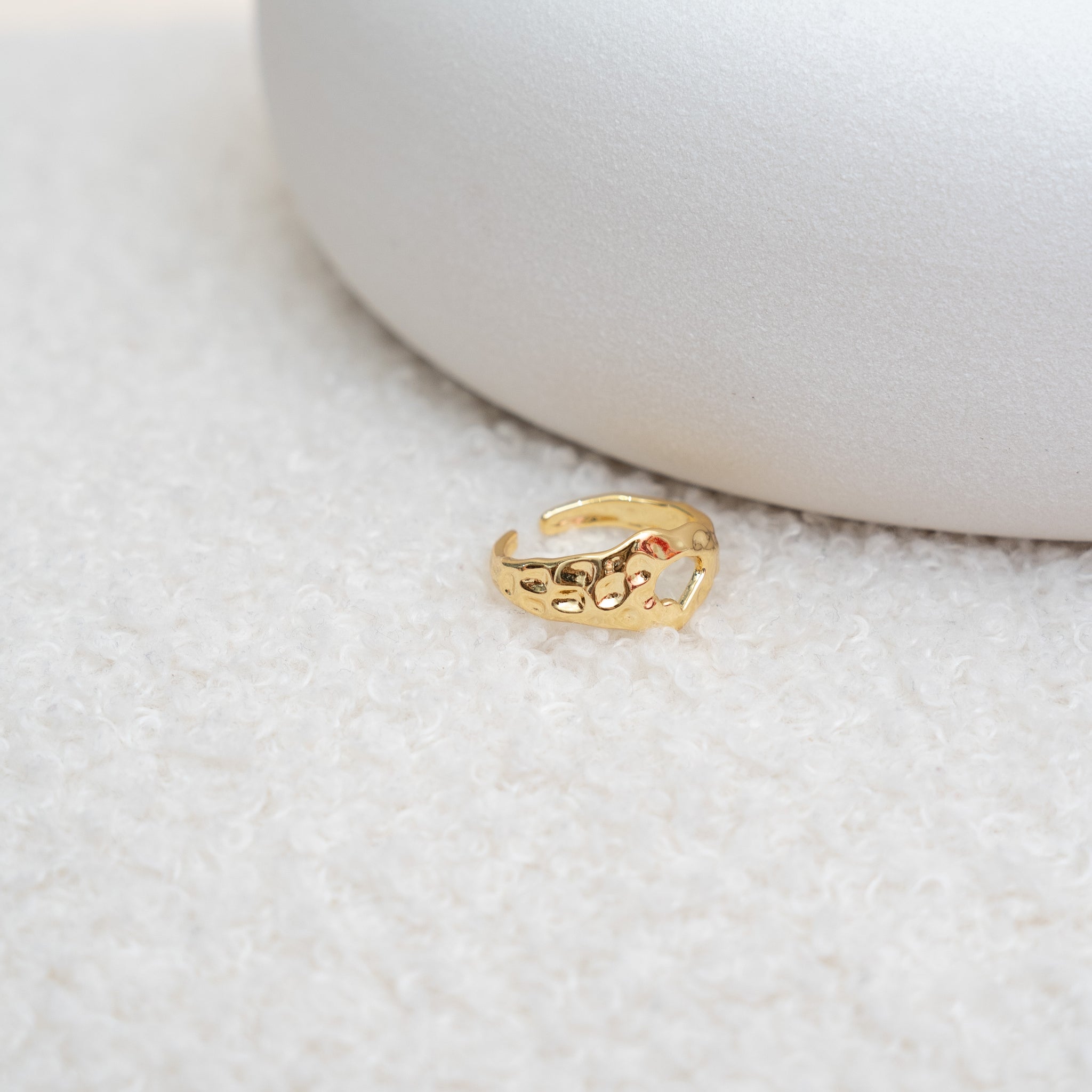 Contoured Cut-Out Ring (Gold)