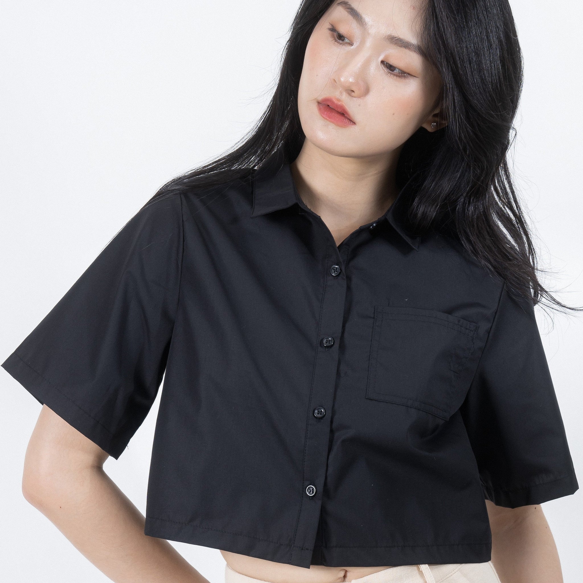Short Sleeve Pocket Crop Shirt (Black)