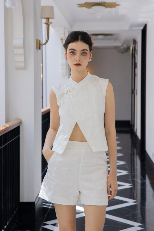 Moonlit Bloom A-Line Embroidery Shorts (White)