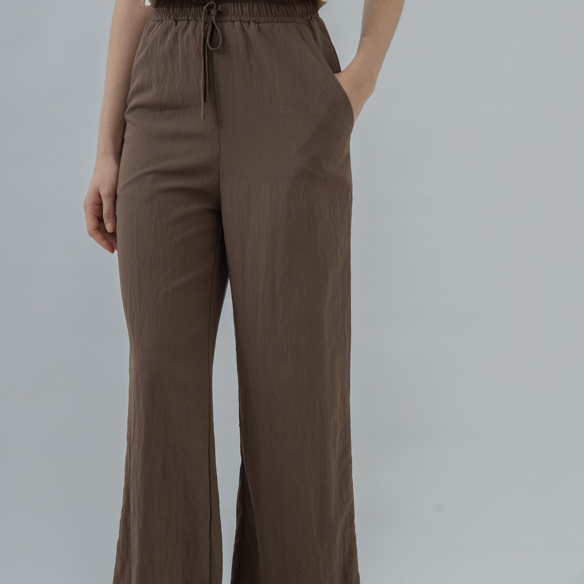 Relaxed Drawstring Straight Cut Trousers (Brown)