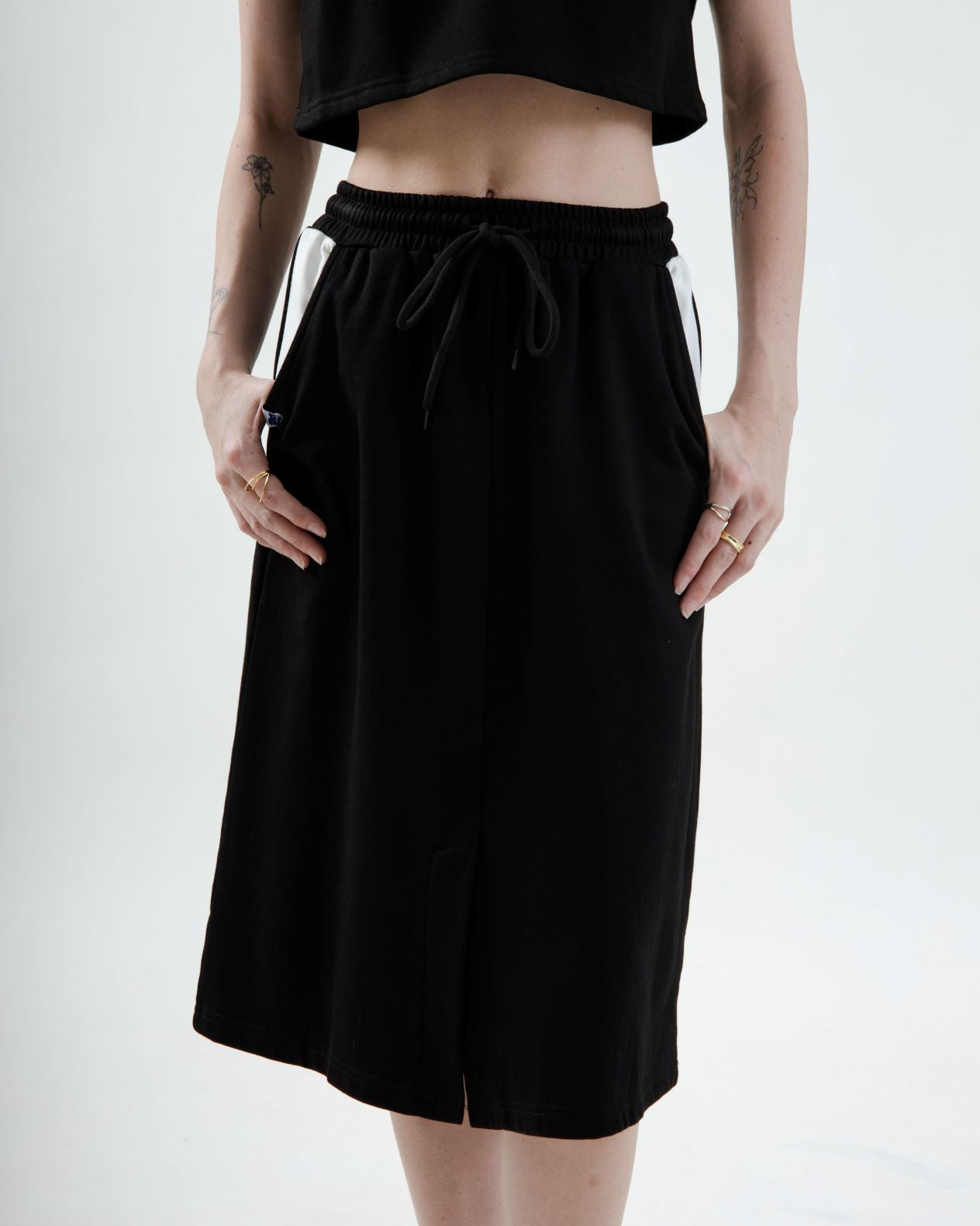 LULU Contrast Drawstring Skirt (Black)
