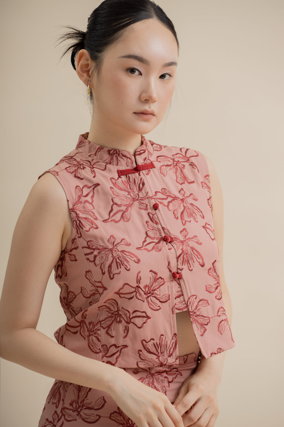 LingHua Embroidery Cheongsam Sleeveless Top  (Pink)