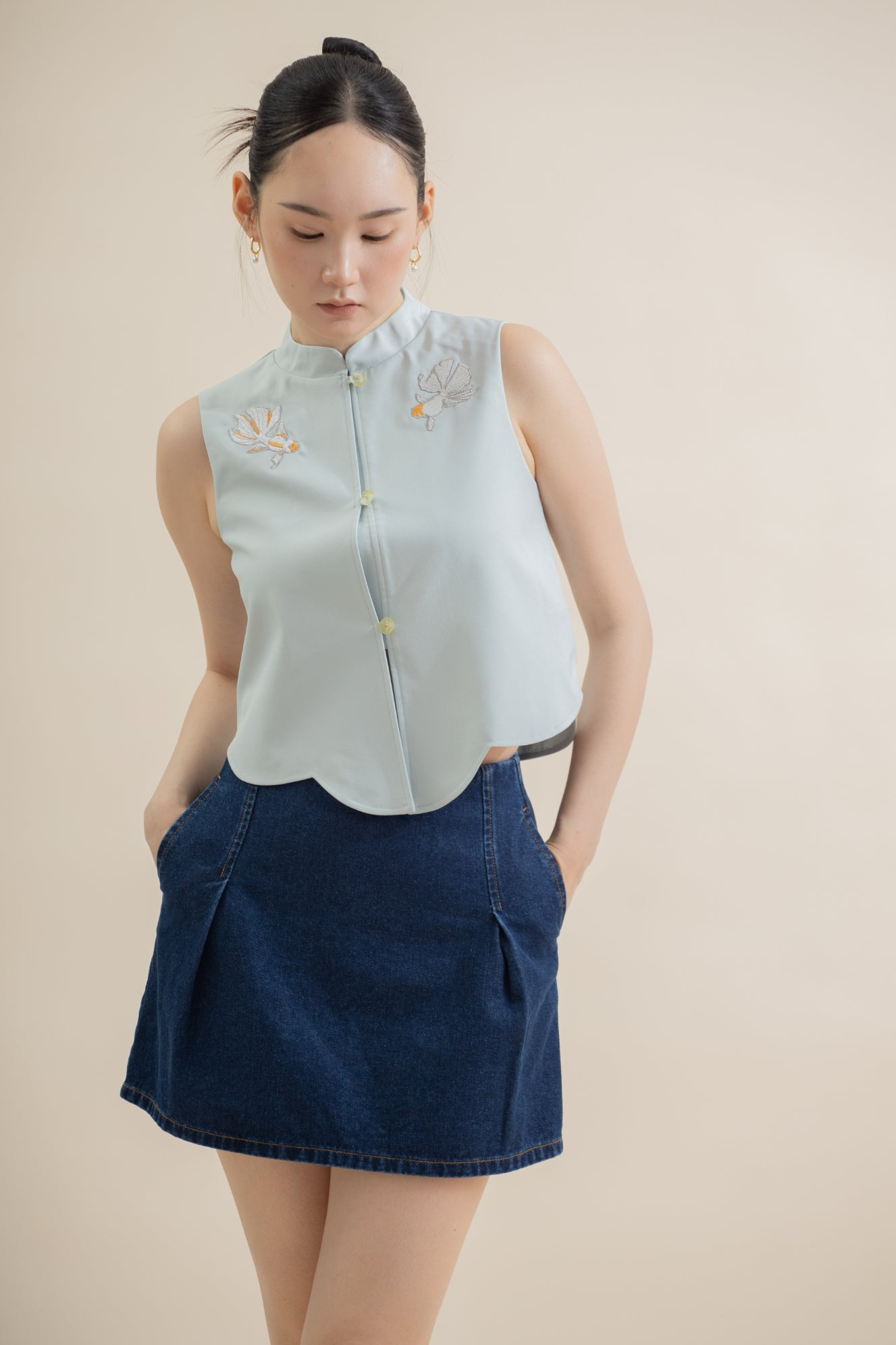Goldfish Embroidery Sleeveless Cheongsam Top (Blue)