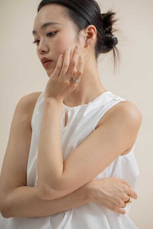 Contoured Cut-Out Ring (Silver)