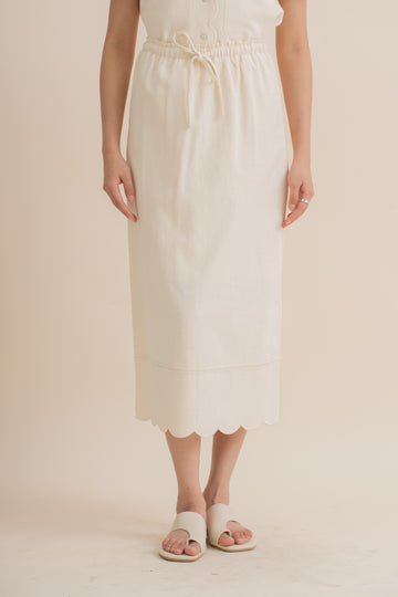 Scallop Hem Drawstring Long Skirt (Beige)