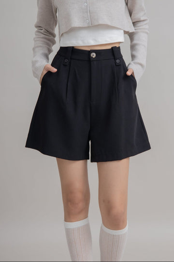 Button Loop Pleated Shorts (Black)