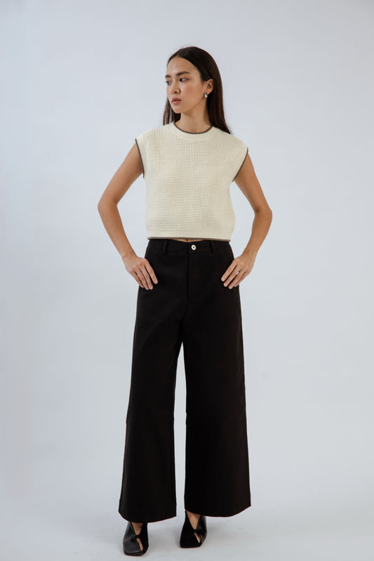 Contrast Trim Sleeveless Knit Vest (Beige)