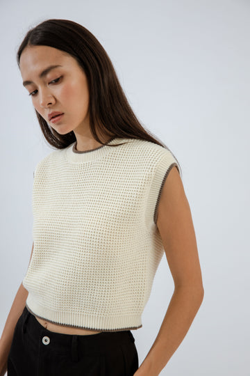 Contrast Trim Sleeveless Knit Vest (Beige)
