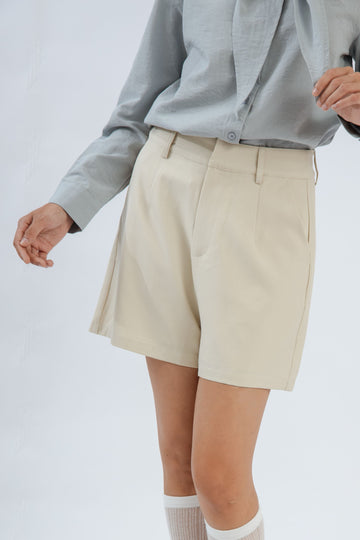 Clean Tailored Shorts (Beige)