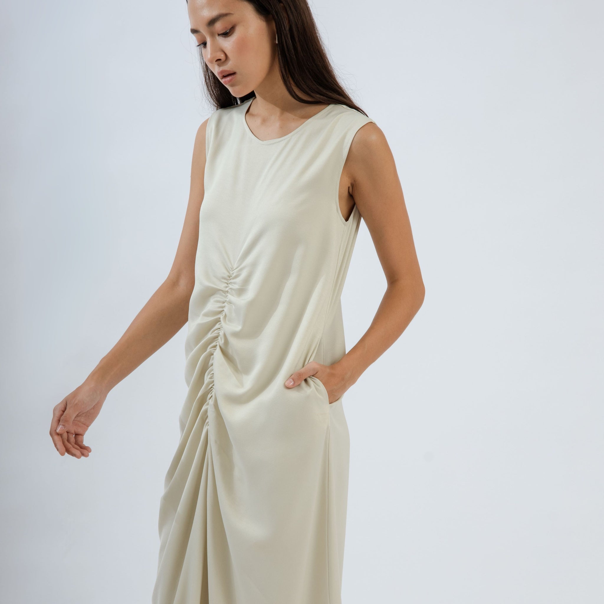 Ruched Flare Sleeveless Maxi Dress (Silver Satin)