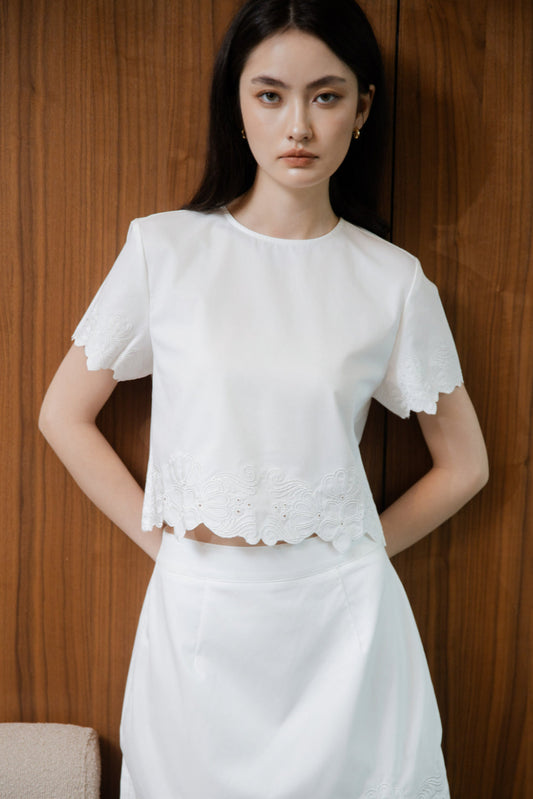 Petala Short Sleeve Embroidery Top (Ivory)