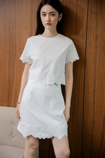 Petala Short Sleeve Embroidery Top (Ivory)
