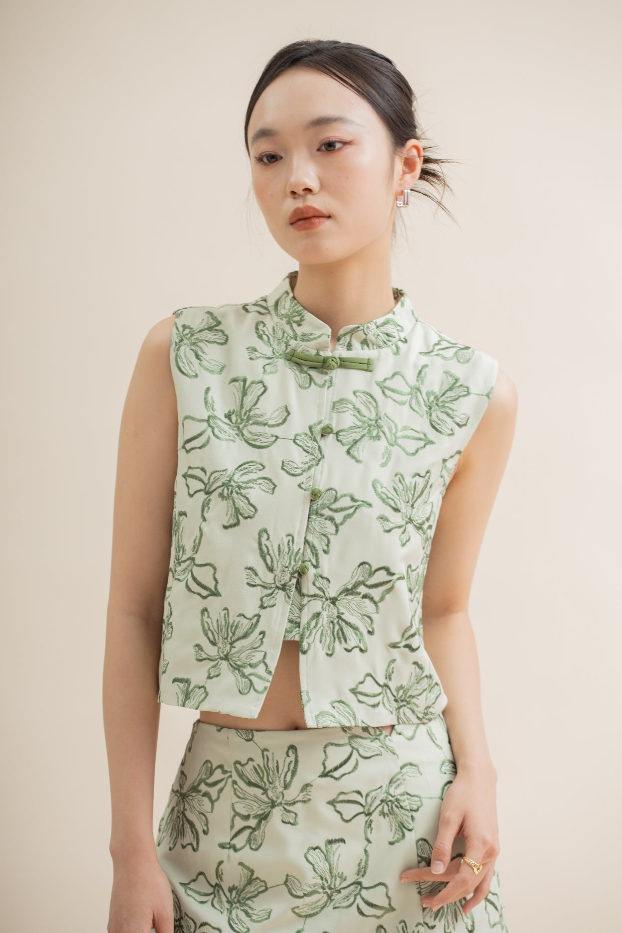 LingHua Embroidery Cheongsam Sleeveless Top (Green)