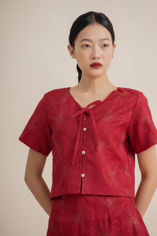 Full Blossom Embroidery Ribbon Short Sleeve Top (Red)