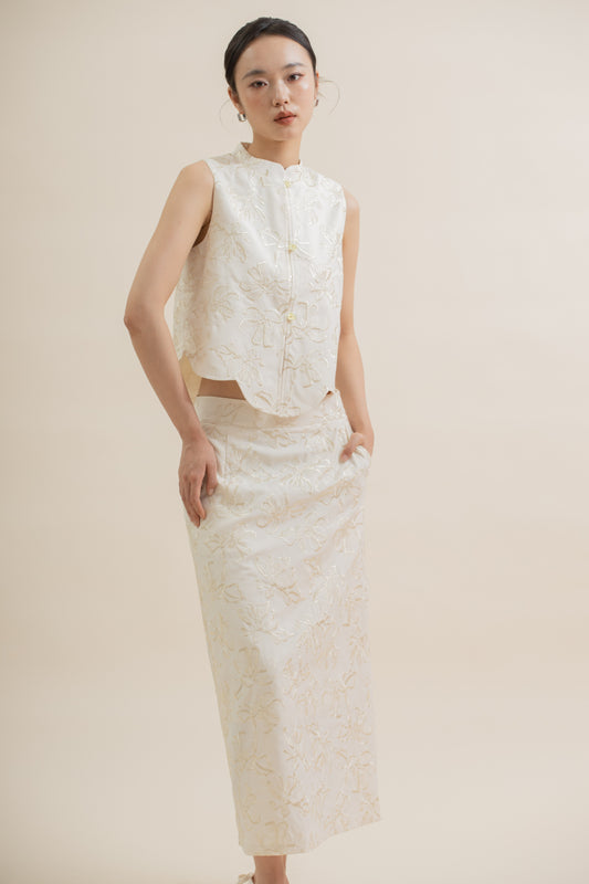 Golden Floral Embroidery Cheongsam Top (Beige)
