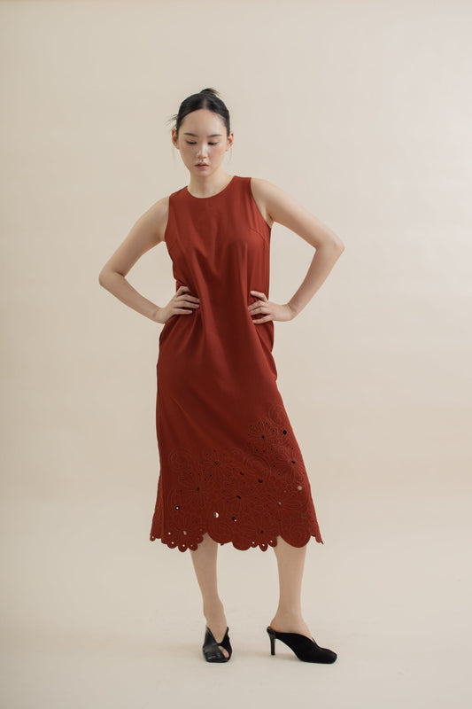 Petala Embroidery Sleeveless Dress (Red)