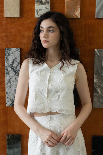 Lacevine Floral Sleeveless Top (Ivory)
