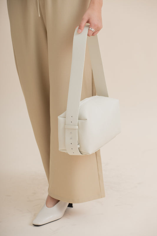 Boxy Leather Shoulder Bag (Beige)