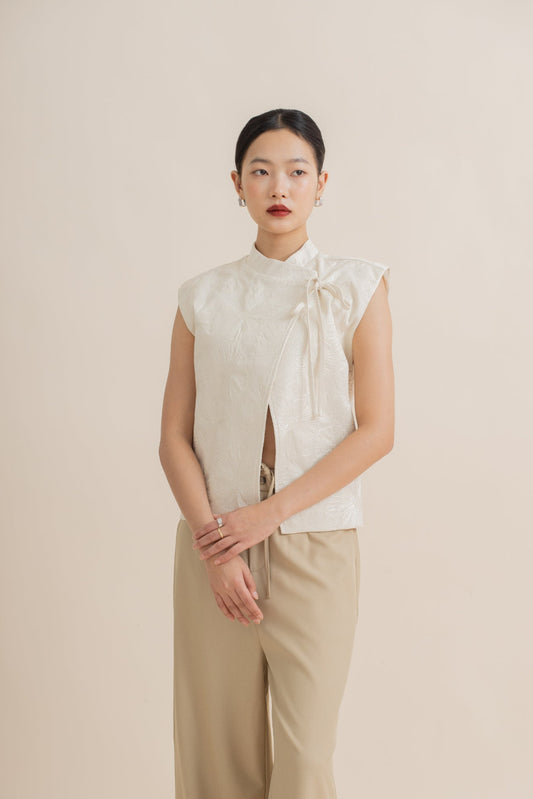 Full Blossom Embroidery Overlap Top (Beige)