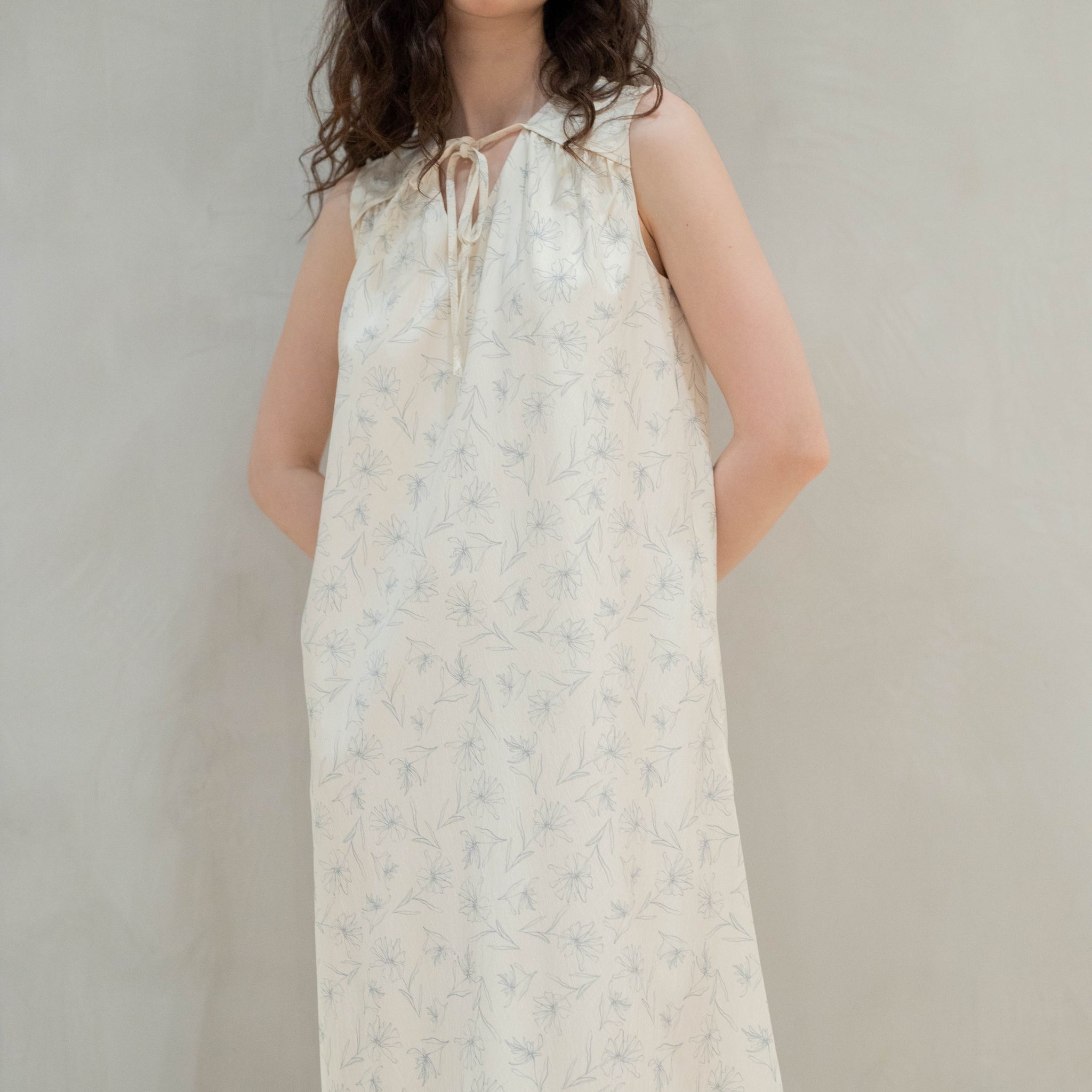 Meadow Sleeveless Maxi Dress (Beige)