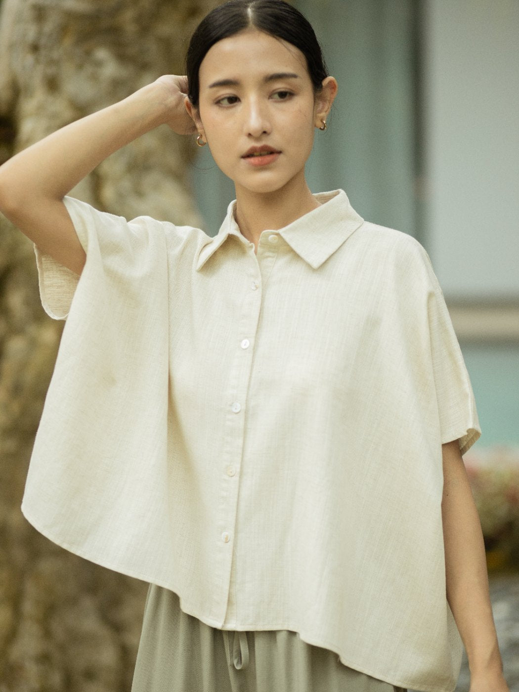 The SHOPLOOOH Re Collection natural white cotton-linen shirt, worn