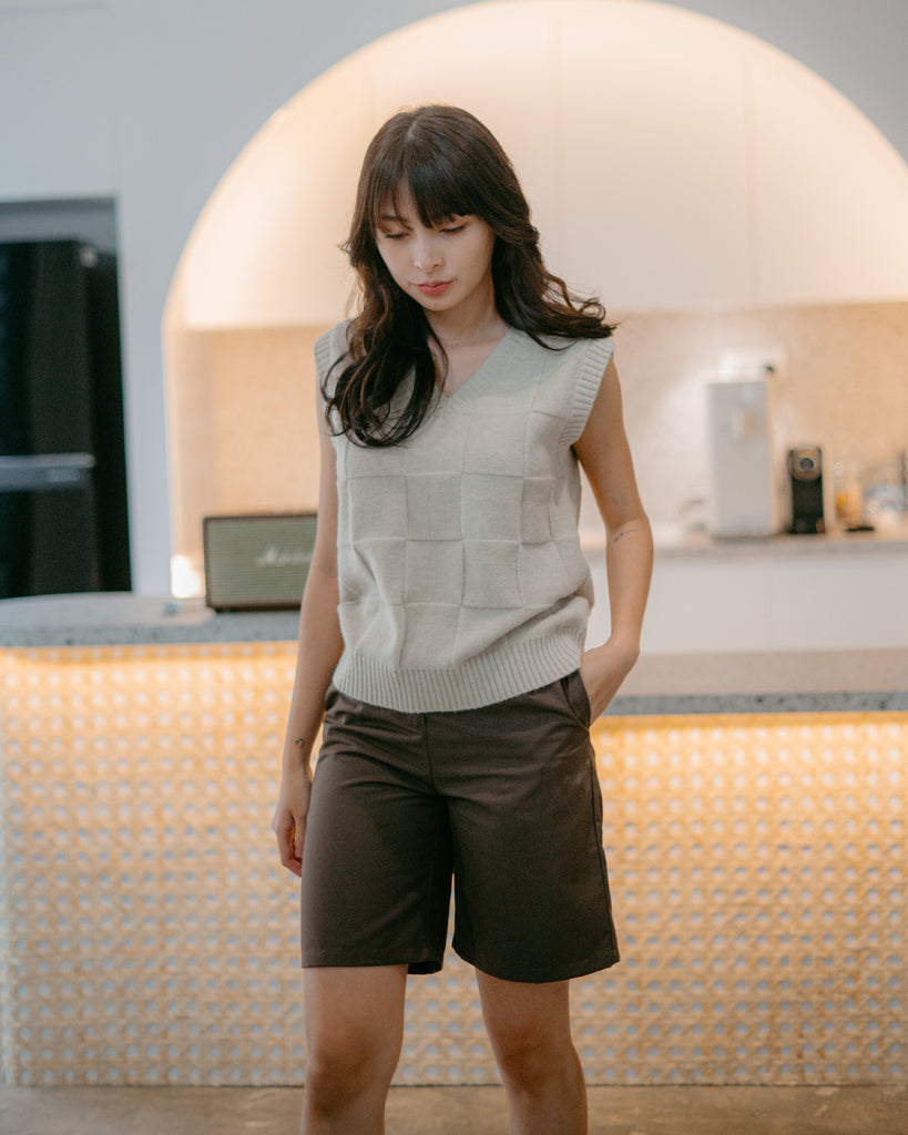 Tailored Straight Cut Shorts (Dark Brown)