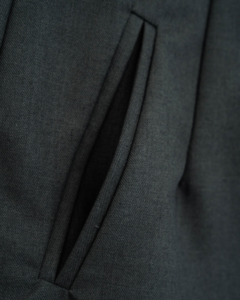 Slanted Front Welt Pocket Shorts (Dark Grey)