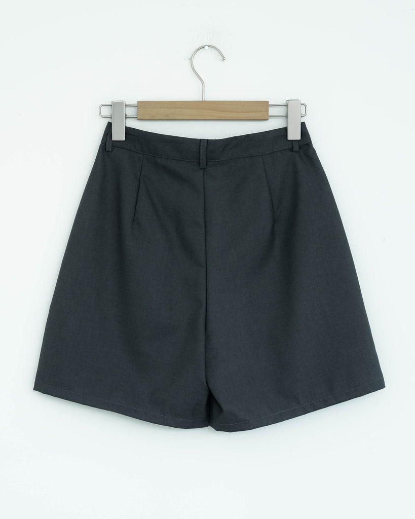 Slanted Front Welt Pocket Shorts (Dark Grey)