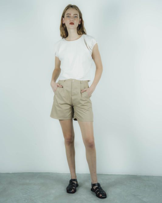 Slanted Front Welt Pocket Shorts (Khaki)