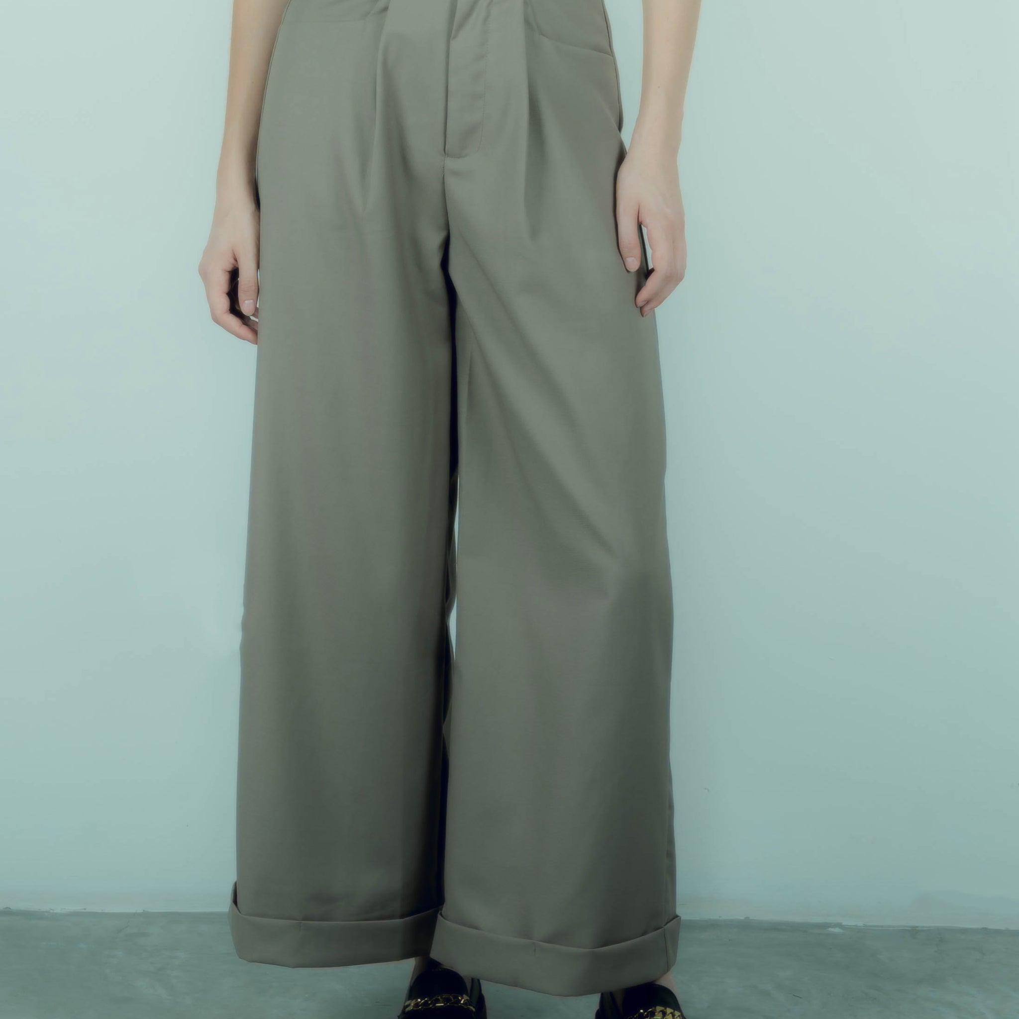 Folded Hem Straight Cut Trousers (Khaki)