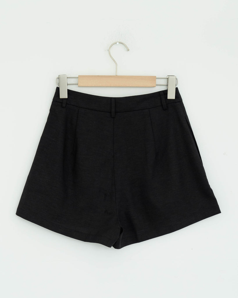 Victoria Tailored Shorts (Black)