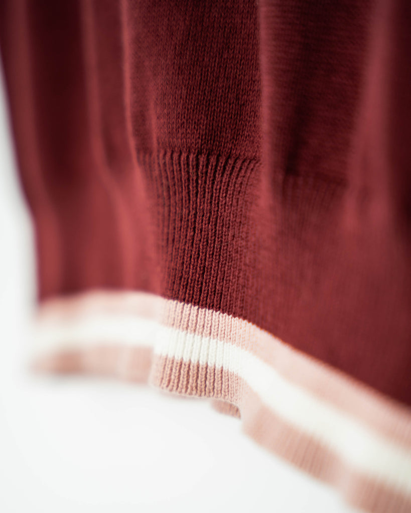 Contrast Trim Knit Top (Red)_Bottom Design
