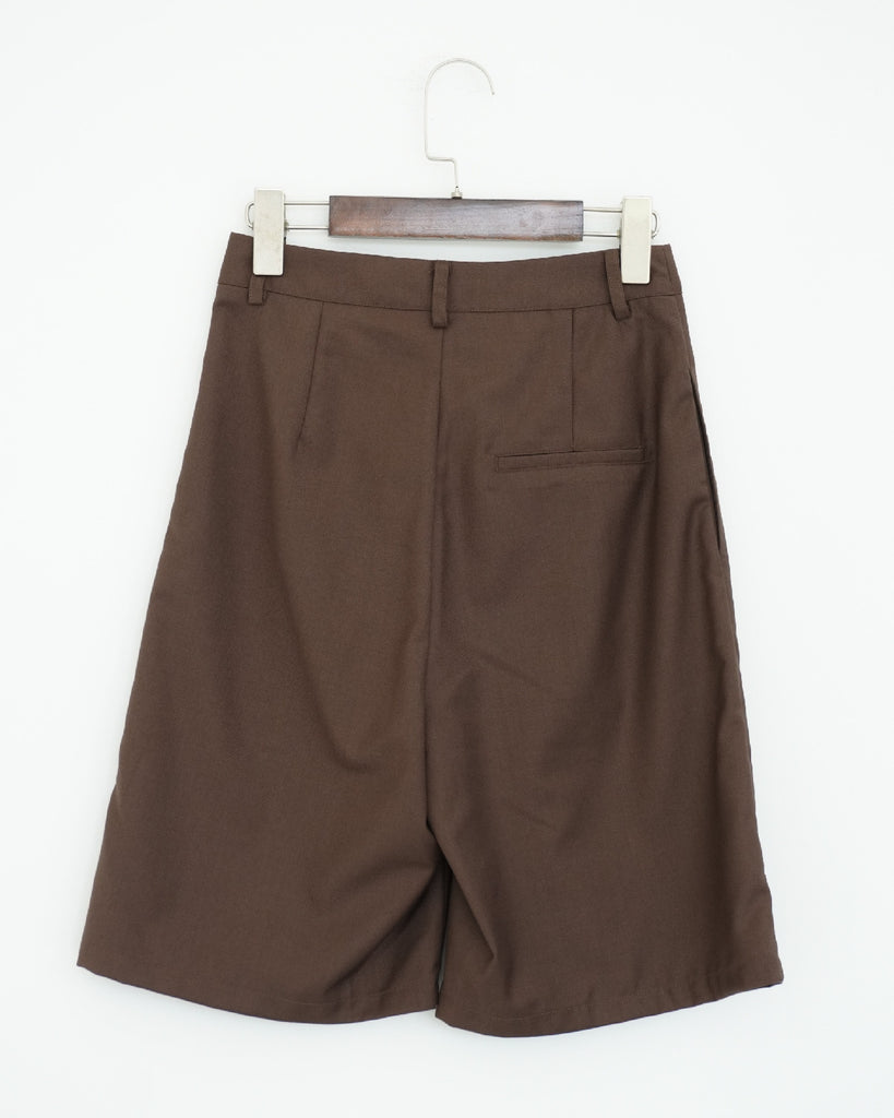 Tailored Straight Cut Shorts (Dark Brown)